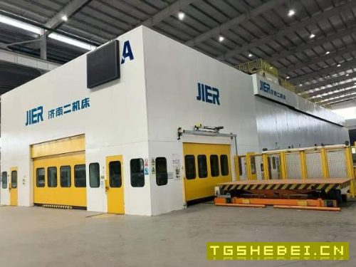 济南二机产机器人全自动冲压生产线年全新库卡7轴机器.