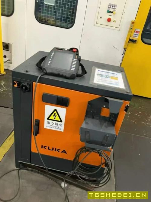 济南二机产机器人全自动冲压生产线年全新库卡7轴机器.