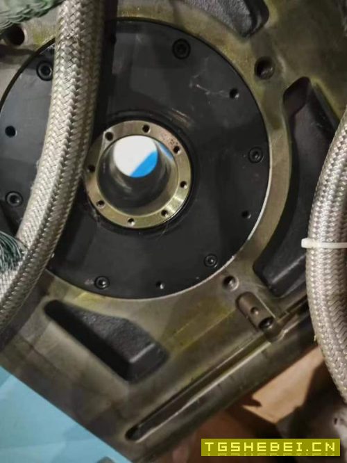 出售两套四轴、台湾恒望320四轴全套、台湾旭阳250四轴.