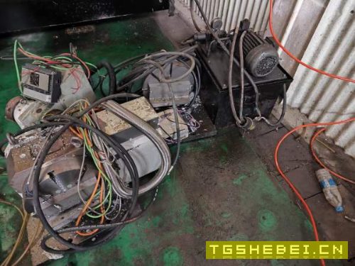 320四轴转台一套，华中电机，需要联系我