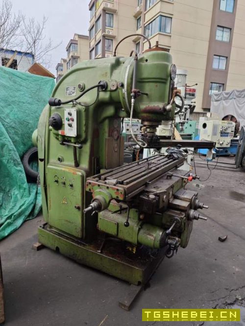 新到2014年5032立铣，带数显，低价处理