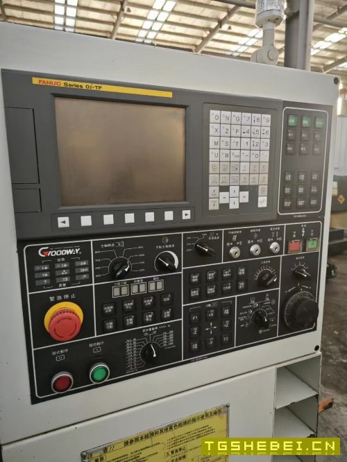 两台程泰GLS1500数控车床，8寸液压卡盘，10工位刀塔，.