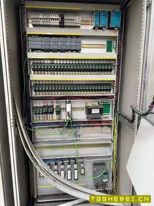 全新1600吨快速锻造油压机开口1800mm行程1000mm工作台.