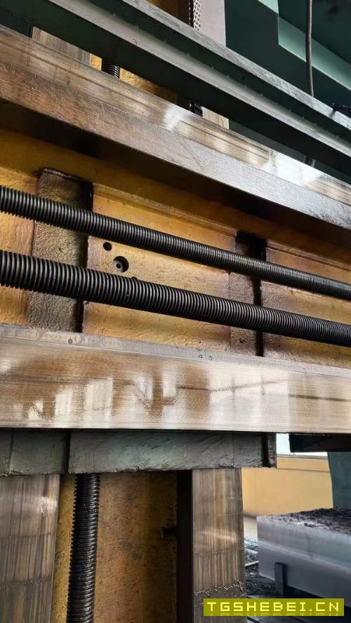 2013年产，贵州东方机床，x2120D，长8米，宽2米，高3..