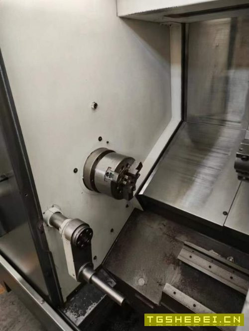 新到两台程泰GLS1500数控车床,6寸液压卡盘,10工位刀.