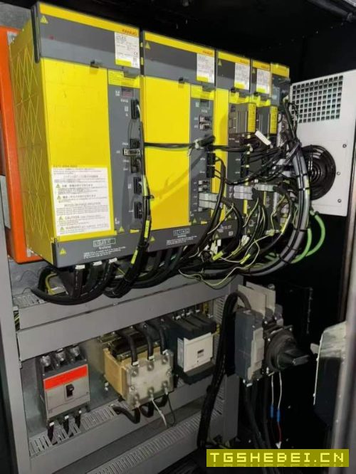 后一个台湾大金3320龙门加工中心，工作台3X1.7米，门.