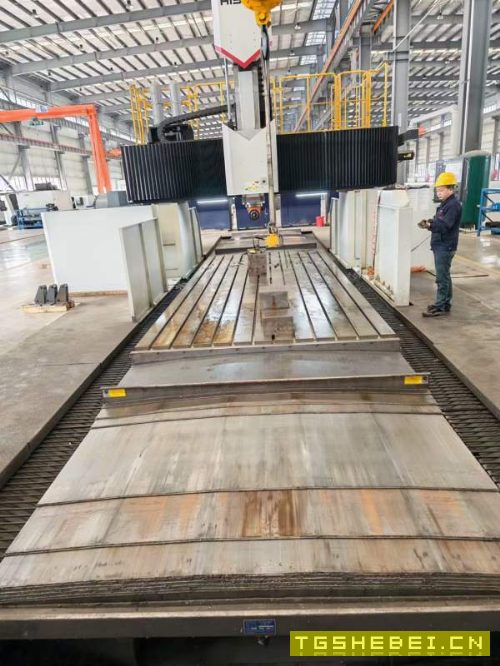 宁波海天3260龙门准新机发那科系统22年11月出厂工作台.