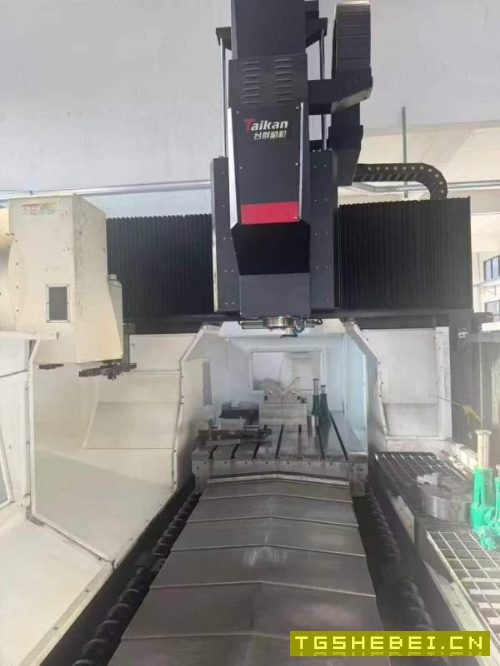 台群1220门龙加工中心三滚轴柱线轨发那科0i-FMplus系.