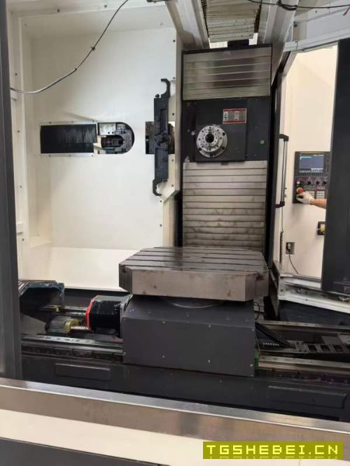 德将630单工位卧加，工作台一度一分，三轴重型线軌，B.