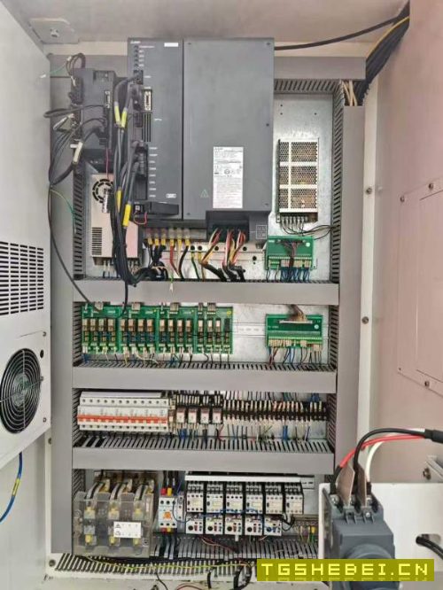 2018年华特855加工中心,便宜好用!系统:三菱M80系统.