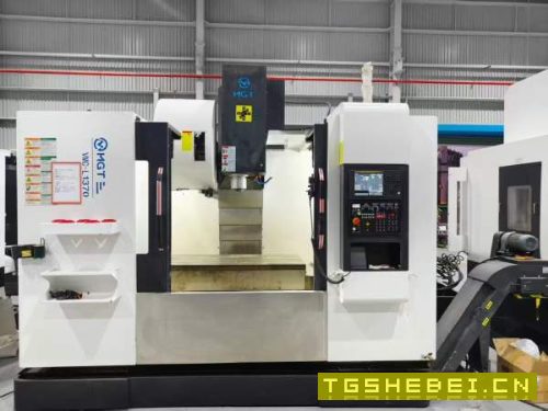 2024年江苏玛吉特1370加工中心，BT50主轴带中心出水，.