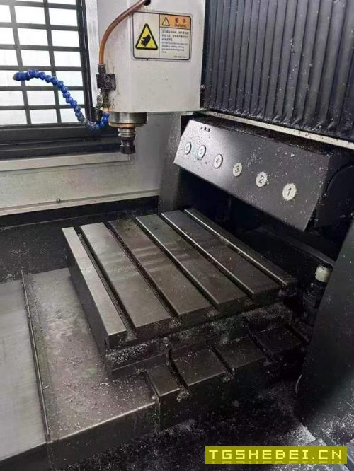 出售迈拓斯一鸣雕铣机、5040两台、BT30主轴、带刀库、.