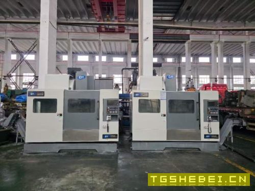 刚刚买下，同款两台三星智能1160加工中心，三轴线轨，.