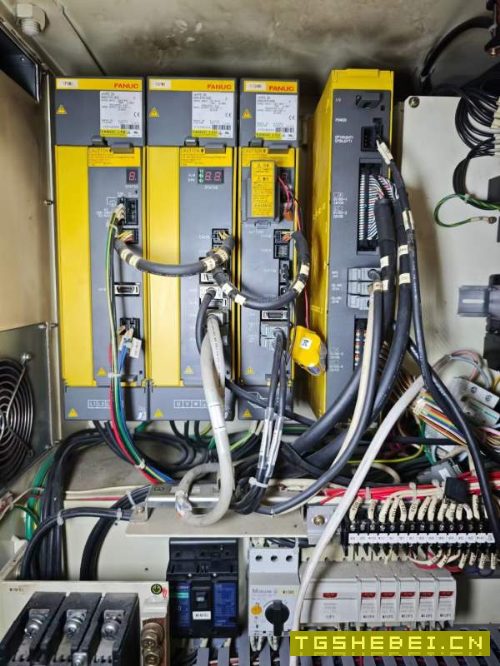 同款两台，日本富士TN-36T数控车床，发那科系统，8寸.