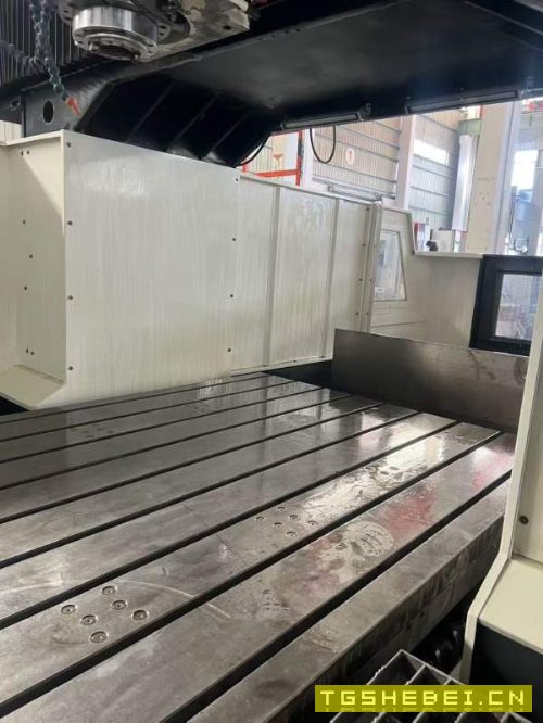 坤杰2518数控龙门，工作台2500/1600mm，门宽1800mm，.