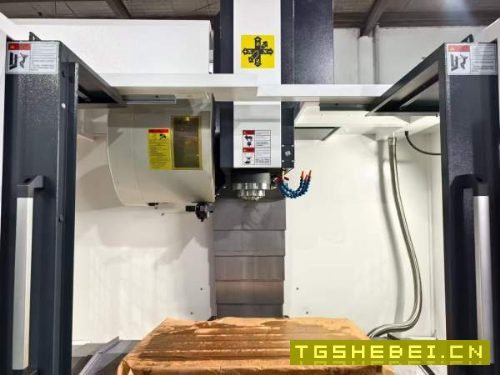 同款7台，已售两台，全新小巨人855加工中心，三菱M80.