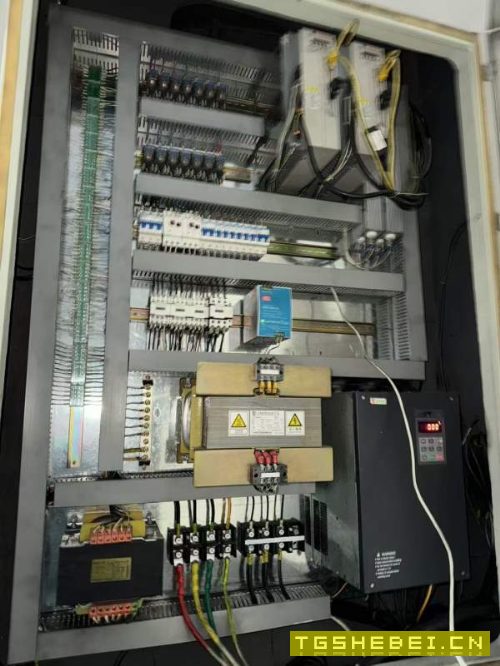 1号机。海通1.6米数控立车,卡盘直径1.5米,加工高度1.