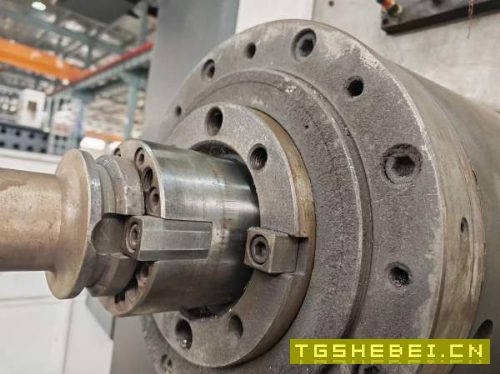 刚刚买下纽威PM130H数控镗床工作台2X2米三轴行程3X2X1.