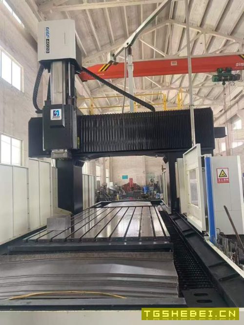 顶配南通国盛4028龙门加工中心，2022年10月设备，带全.