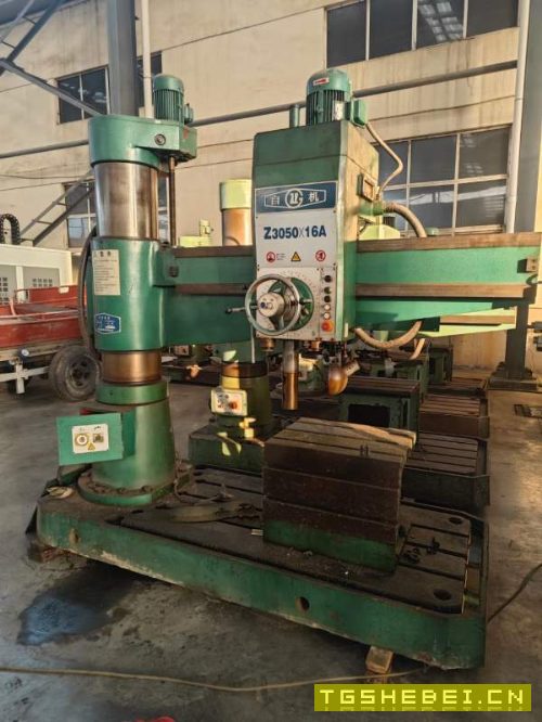 处理一台自贡3050摇臂钻，非常少用，接电干活