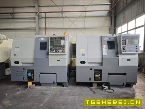 威亚E200C数控车发那科系统，8寸液压卡盘，12工位伺服.