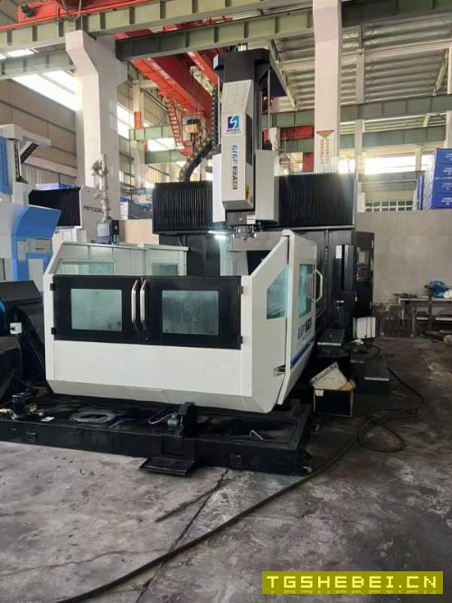 刚刚到货南通国盛2716龙门加工中心，工作台2700/1400m.