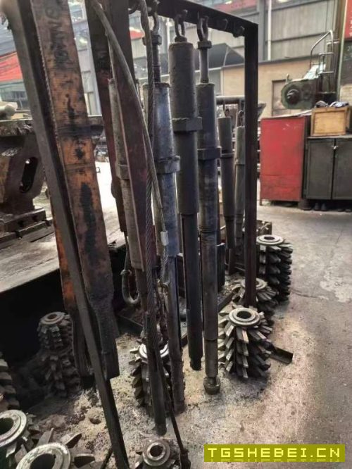 武重y31500，5米滚齿机，直径5米卡盘3.7米40模，刀杆.