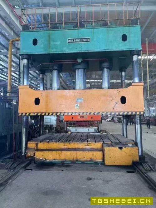 南通锻压1250液压机，台面2.5米4米，开口2米，油缸行.