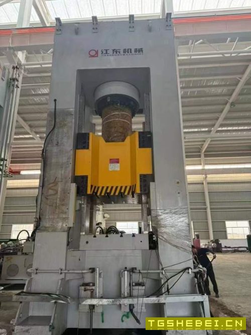 全新1600吨快速锻造油压机,工作台13501400,电机功率.