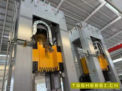 全新1600吨快速锻造油压机,工作台13501400,电机功率.