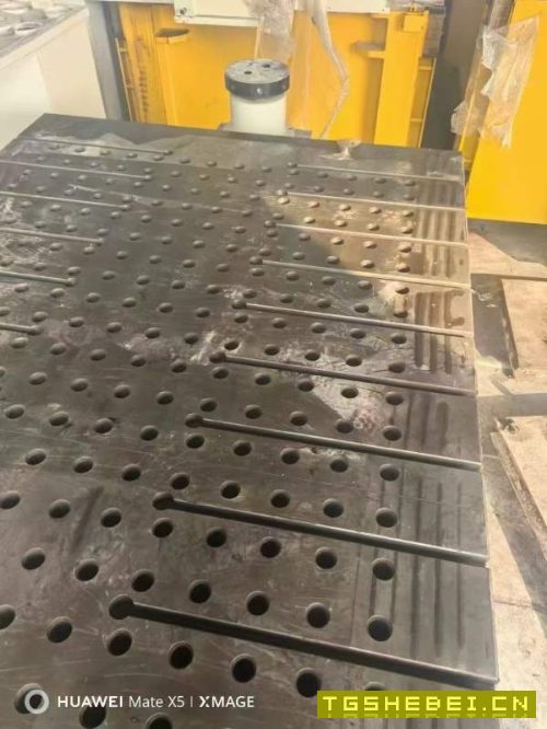 全新1600吨,1000吨框架私服液压机,有效台面4.6X2.5.