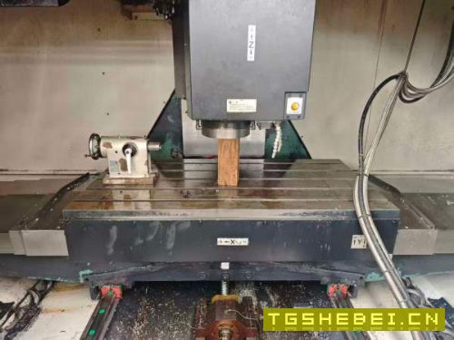 斗山655加工中心一台，成色很好，bt40主轴带四轴，阿.