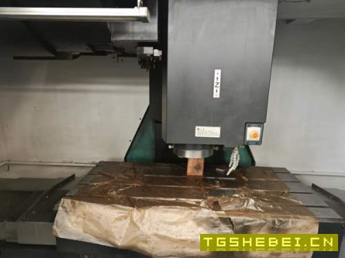 出售两台斗山515加工中心，行程1020/510/625，发那科.