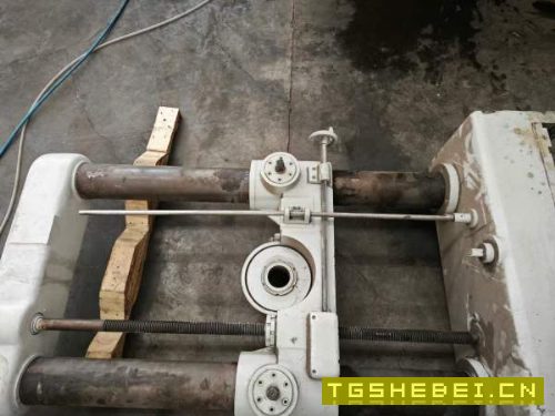 出售一台沙尔曼镗床,原装进口,镗杆直径80,带数显