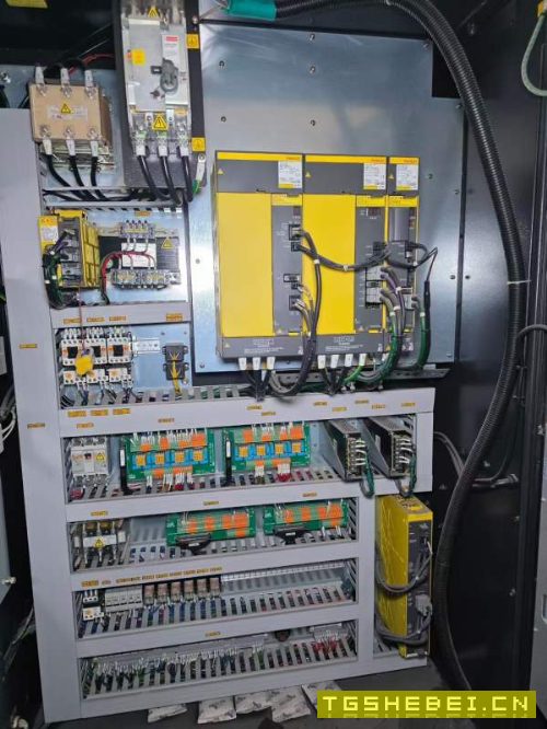 威亚L280数控车床，12寸卡盘，硬轨，加工长度1米。