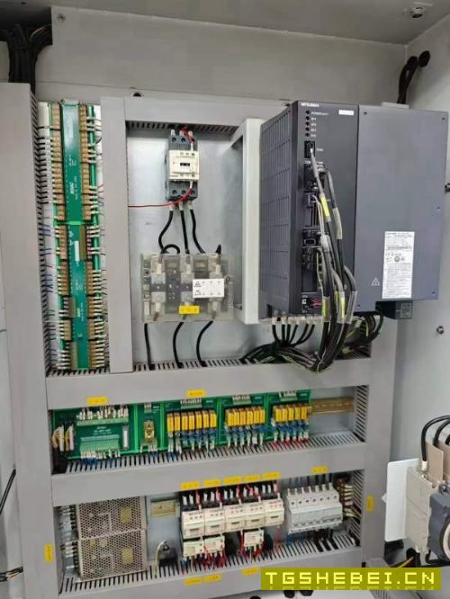 台湾省俊育V6立加高速机，三菱系统，罗毅主轴12000转.