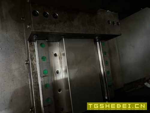 云南琥正数控车床