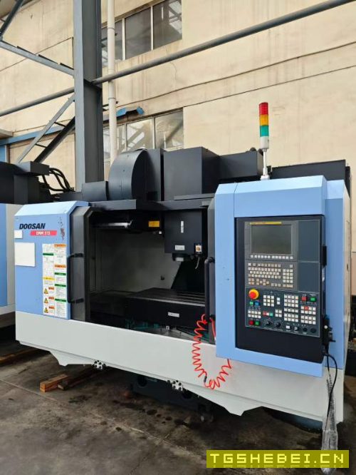 斗山DNM515立式加工中心，2015年出厂，发那科系统，BT.