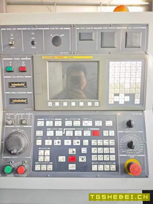 同款2台威亚E200C数控车，发那科系统，8寸液压卡盘，1.