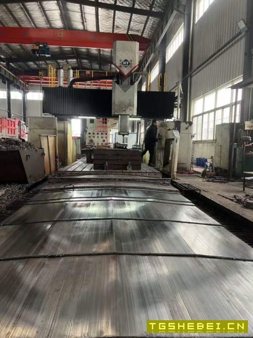 海天8032龙门,工作台82.5米,过龙门宽3.3米,过龙门.