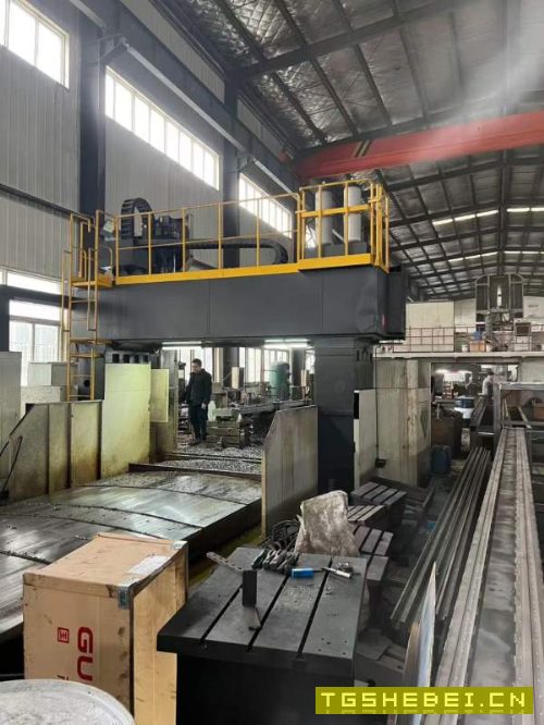 海天8032龙门，工作台82.5米，过龙门宽3.3米，过龙门.