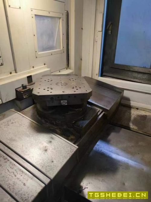 刚刚买下一台台湾原装绮发HE400双工位卧式加工中心、.