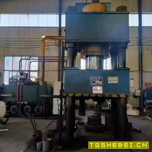 在位出售1000吨锻造机。安装少用。朋友着急出售。成色.