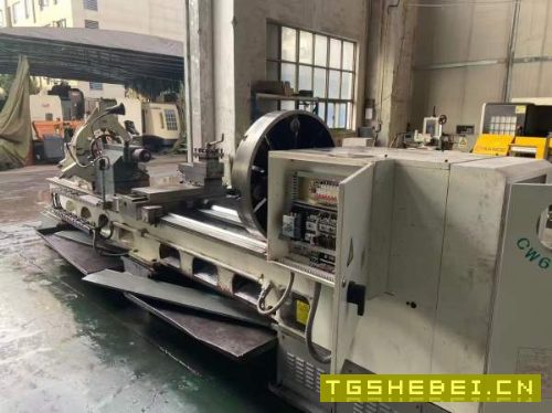 刚刚到货新款大连61803米车床，精品，感兴趣老板抓紧.