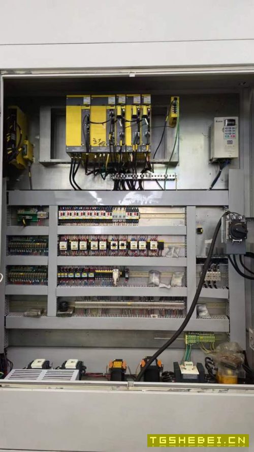 纽威1米单工位卧加。型号HM1006H单工位卧加,发那科系.