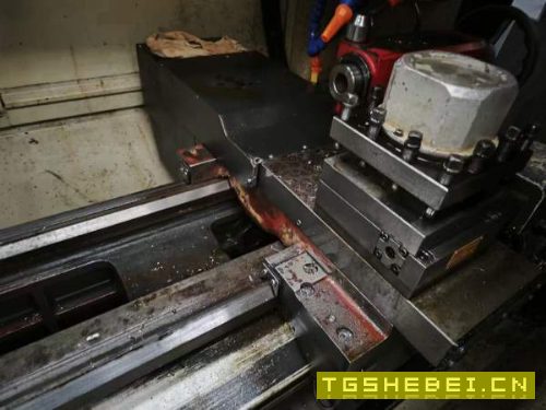 两台沈阳4065数控车床，西门子系统，导轨无伤，运行状.
