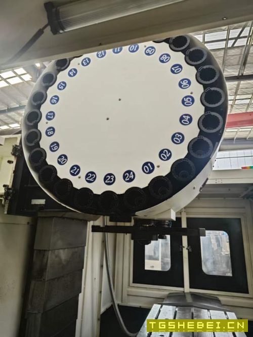 扬森1375加工中心,BT50主轴,两线一硬床身,发那科系.