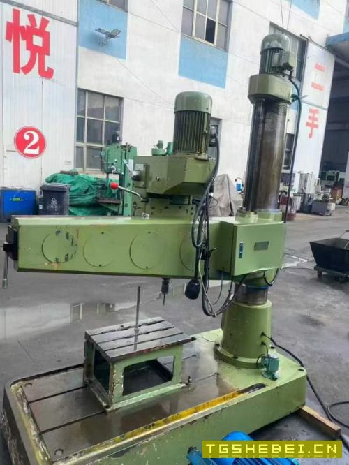 意想不到的价格出售40摇臂钻，超便宜