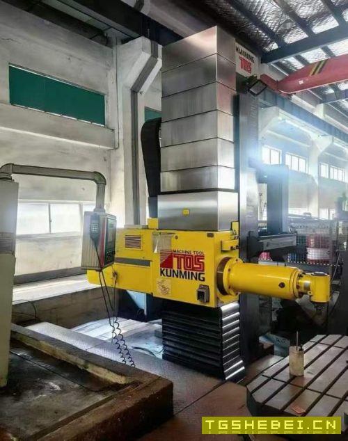 出售昆明道斯WHN130Q刨台式铣镗加工中心，40把刀库，.