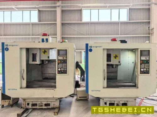 新到2台17年美国哈挺710加工中心三轴线轨BT40主轴直连.